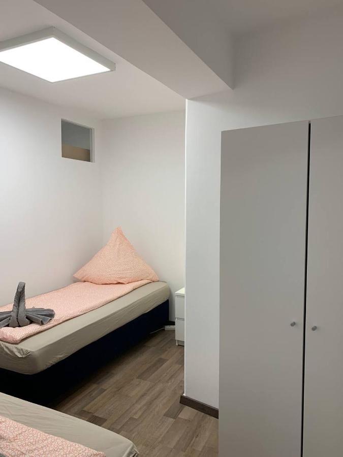 Central Private Rooms In Popular Neighborhood! Кьолн Екстериор снимка
