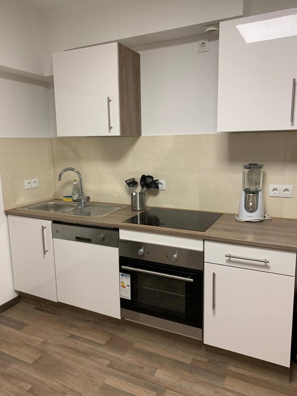 Central Private Rooms In Popular Neighborhood! Кьолн Екстериор снимка