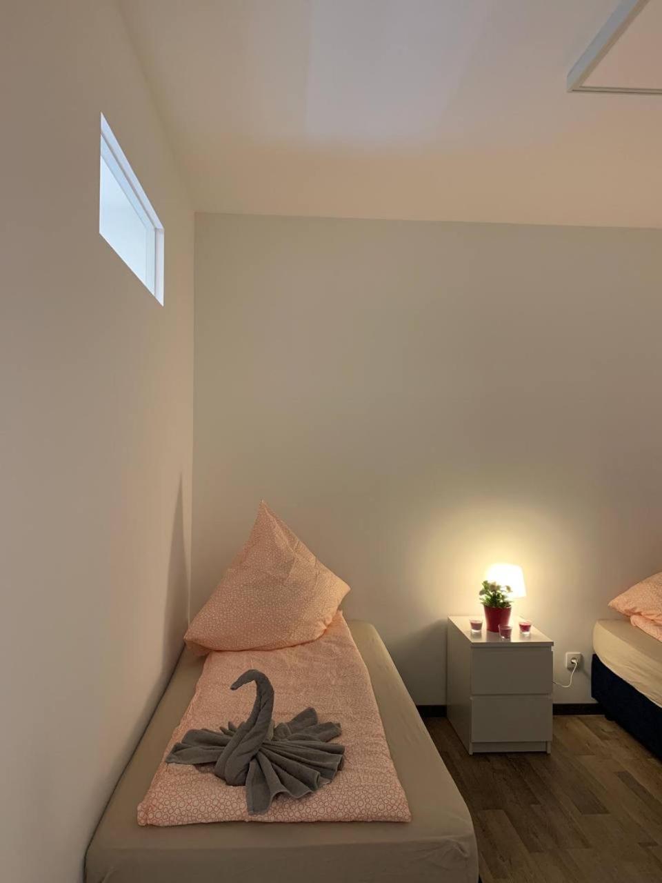 Central Private Rooms In Popular Neighborhood! Кьолн Екстериор снимка