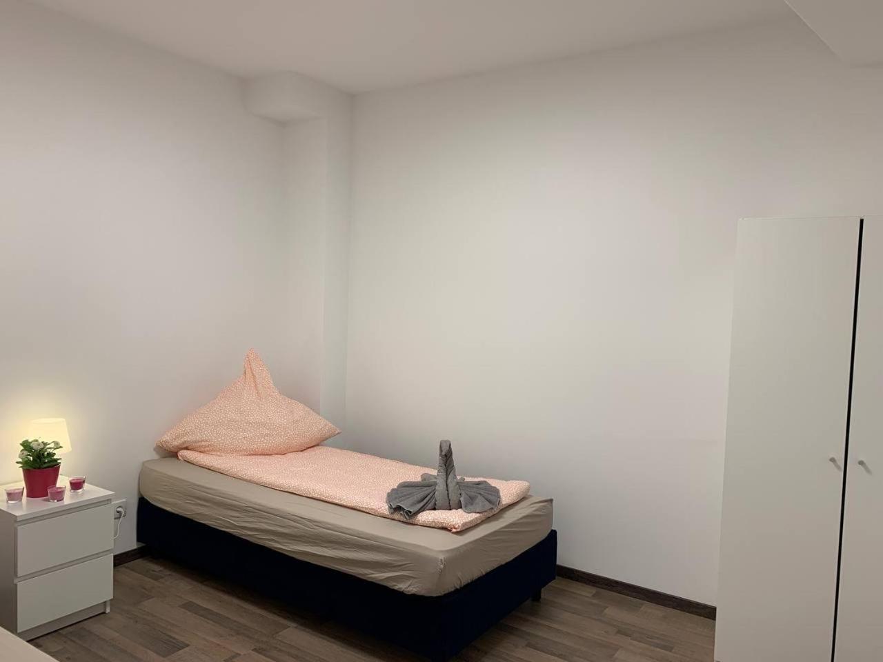 Central Private Rooms In Popular Neighborhood! Кьолн Екстериор снимка